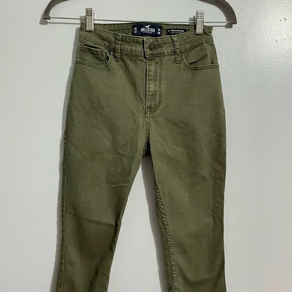 Hollister high rise super skinny classic stretch, Olive Green Jeans size W24 L28
